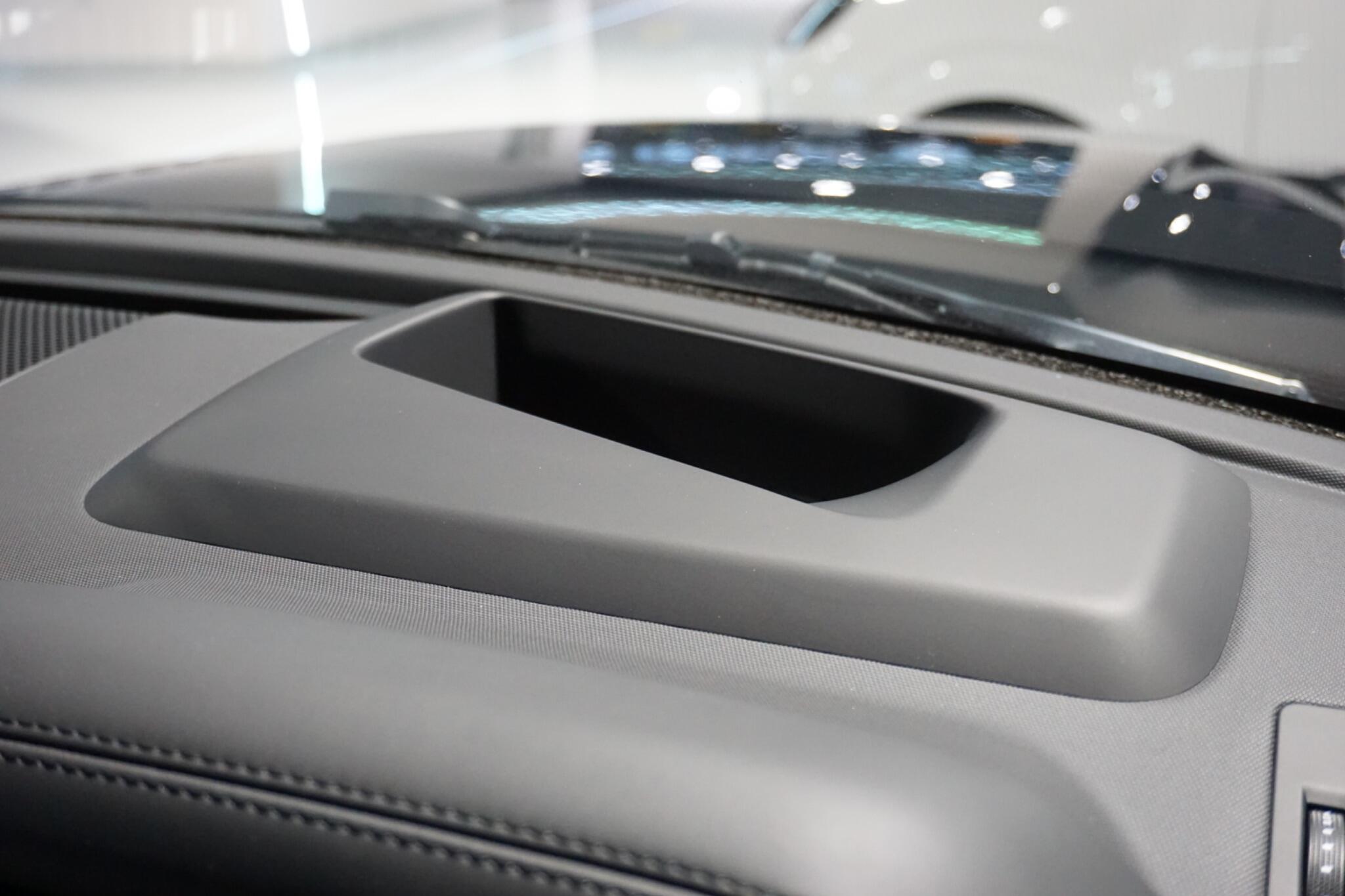 Land Rover Defender 110 3.0 D300 MHEV X SUV 5dr Diesel Auto 4WD Euro 6 (s/s) (300 ps)